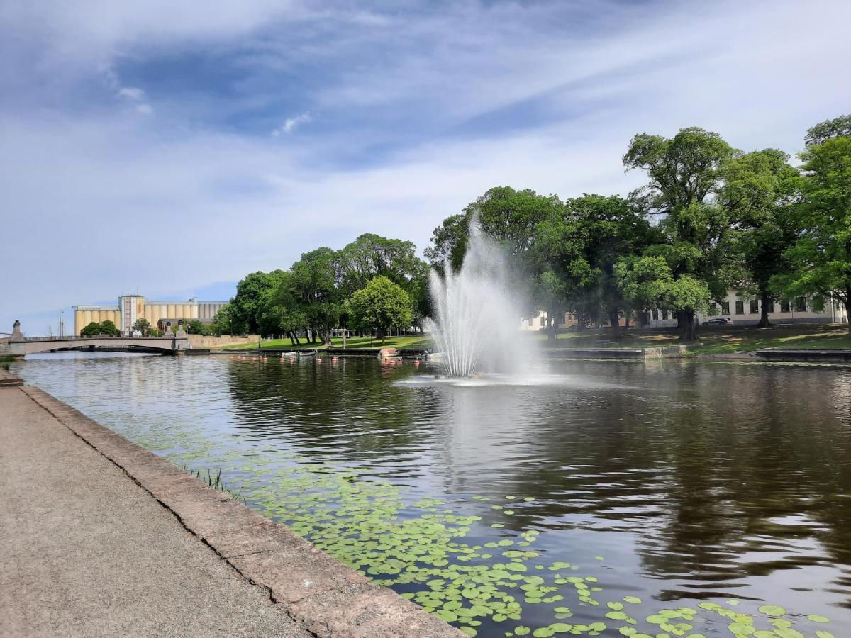 Lidköping Broholm Bed&Breakfast المظهر الخارجي الصورة
