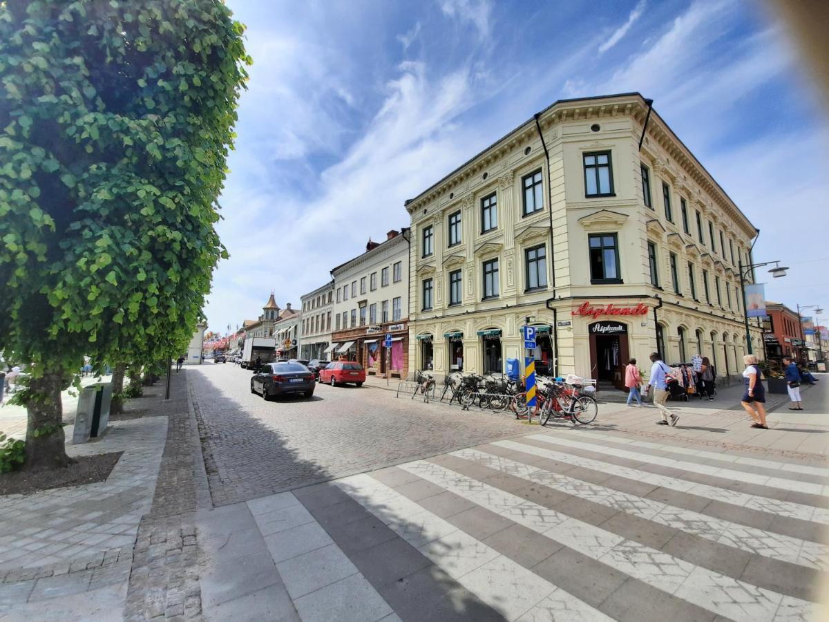 Lidköping Broholm Bed&Breakfast المظهر الخارجي الصورة