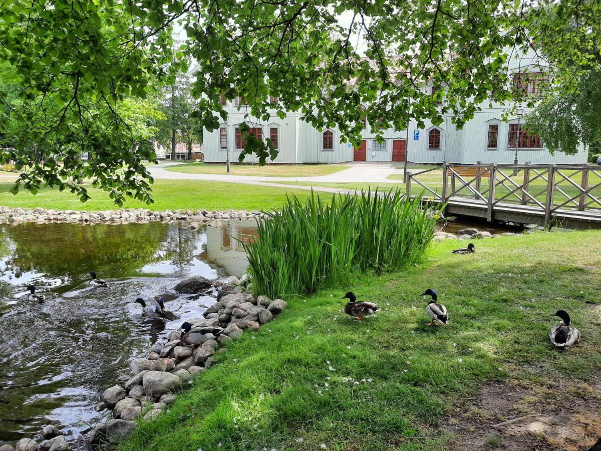 Lidköping Broholm Bed&Breakfast المظهر الخارجي الصورة